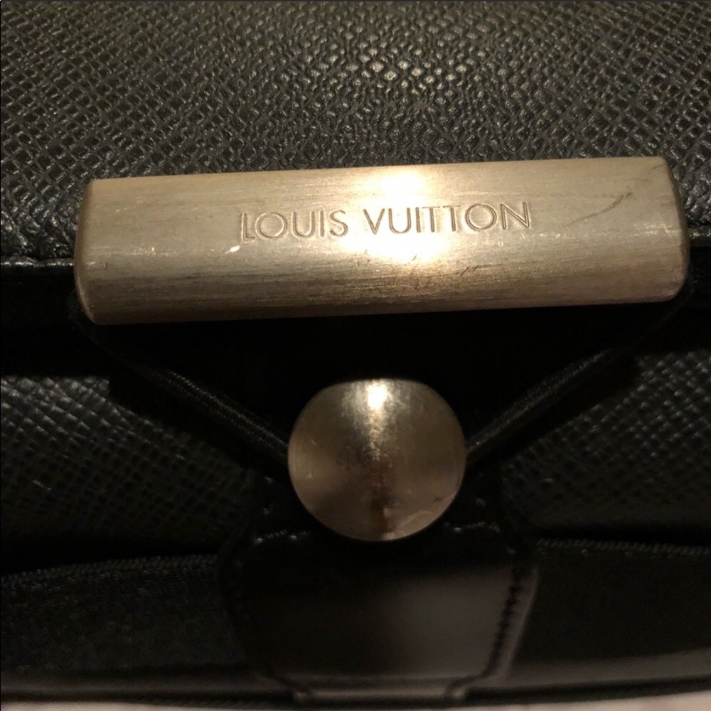 Louis Vuitton authentic message bag - Picture 6 of 6